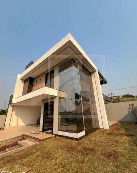 Sobrado à venda em Pato Branco com 1 Suíte + 2 quartos bairro Cadorin