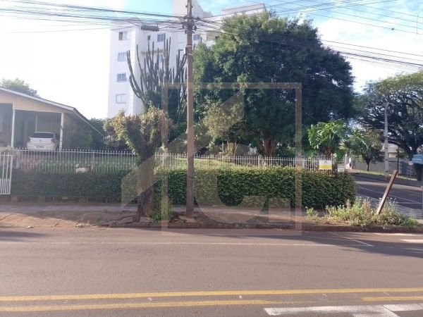 Terreno de esquina à venda em Pato Branco no bairro Santa Terezinha
