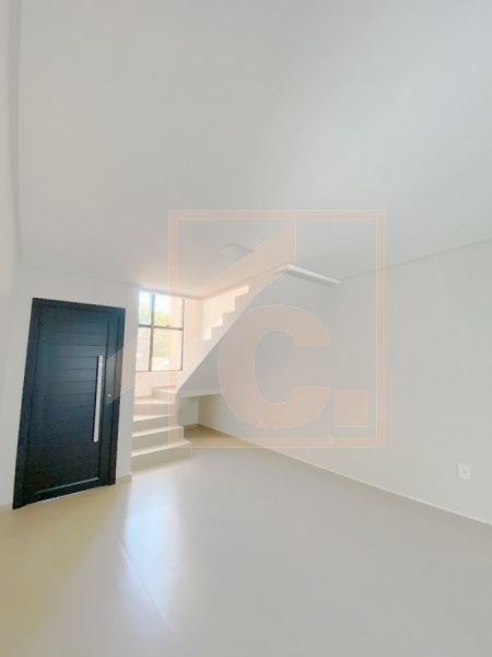 Sobrado à venda em Pato Branco com 2 Suítes no Bairro Fraron