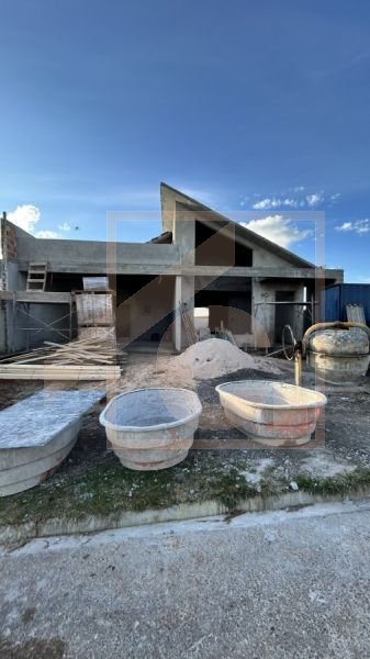 Casa Alto Padrão à venda em Pato Branco bairro Cadorin com 1 suíte + 2 demi suítes