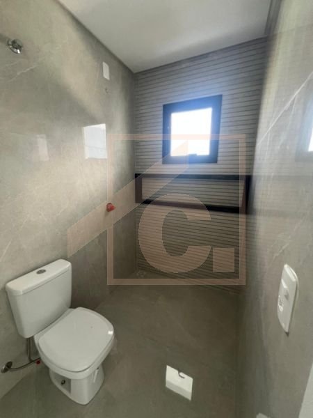 Sobrado à venda em Pato Branco no bairro Fraron com 3 suítes