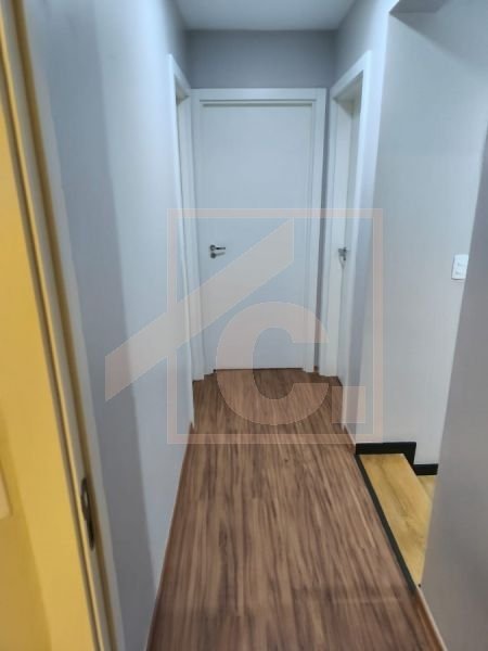 Sobrado à venda no bairro São Francisco com 1 Suíte + 2 Quartos