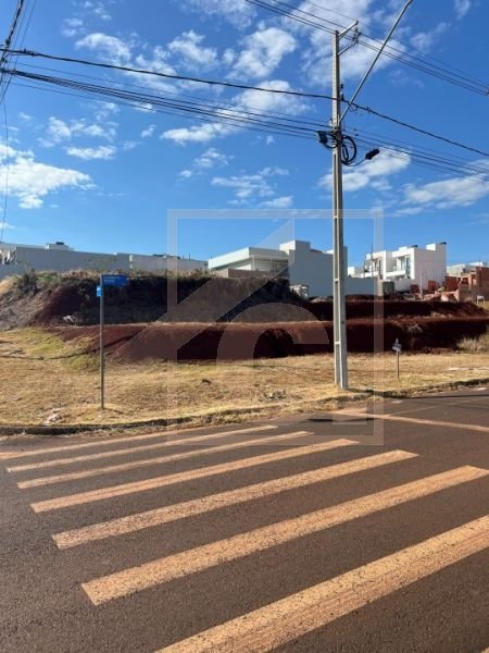 Terreno à venda em Pato Branco no bairro Fraron- Loteamento Dom Luiz Q-2171 L-01