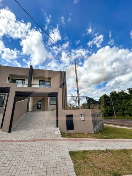 Sobrado à venda em Pato Branco com 1 Suíte + 2 Quartos no bairro Fraron