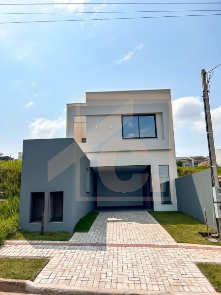 Sobrado à venda em Pato Branco com 1 Suíte + 2 quartos bairro Fraron