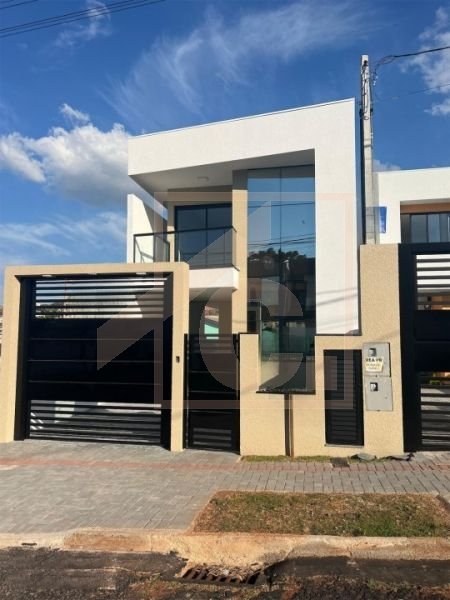 Sobrado à venda em Pato Branco no bairro Fraron com 3 suítes