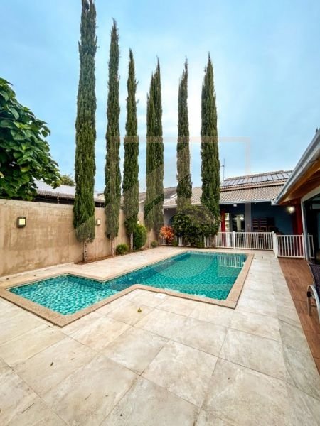 Casa à venda em Pato Branco, mobiliada com piscina bairro São Francisco