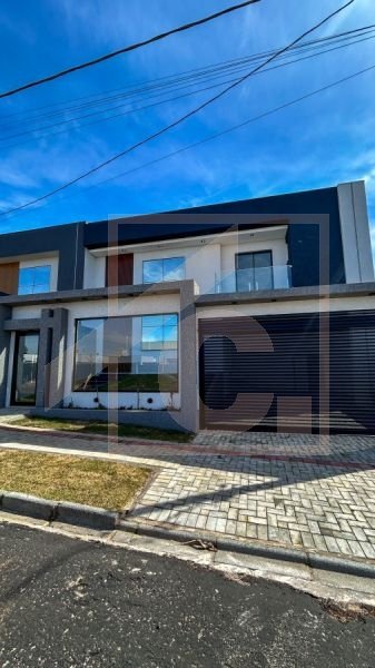 Casa alto padrão a venda em Pato Branco no bairro Menino Deus 