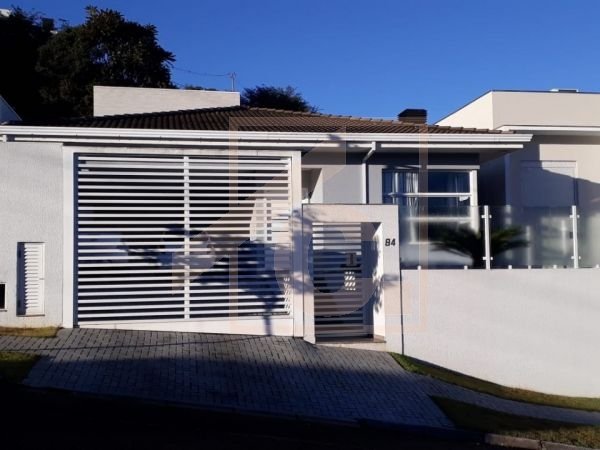 Casa à venda em Pato Branco no bairro Industrial com 1 suíte + 3 quartos