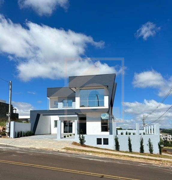 Sobrado à venda em Pato Branco com 1 Suíte + 2 quartos bairro Fraron