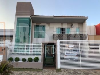 Sobrado mobiliado à venda em Pato Branco no Bairro Fraron