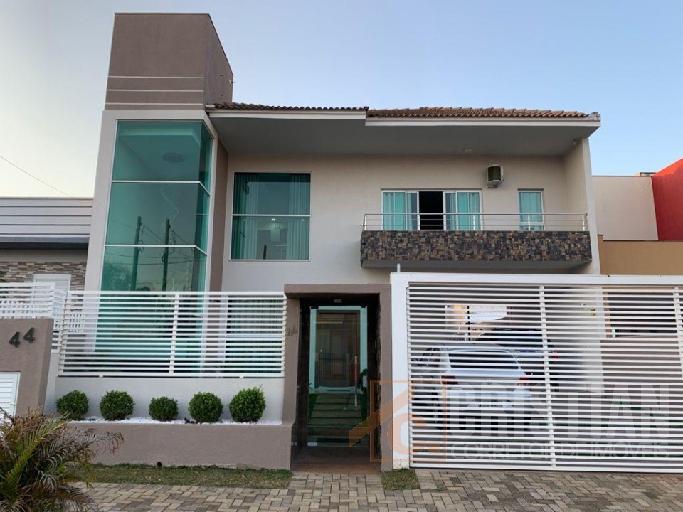 Sobrado mobiliado à venda em Pato Branco no Bairro Fraron